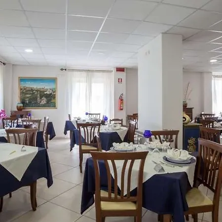 Hotel Caggiari 3*