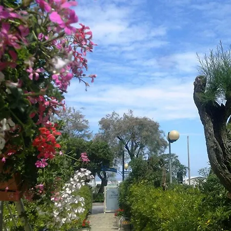 Caggiari فندق سينِغاليا