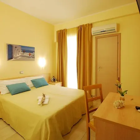 Ξενοδοχείο Caggiari 3*